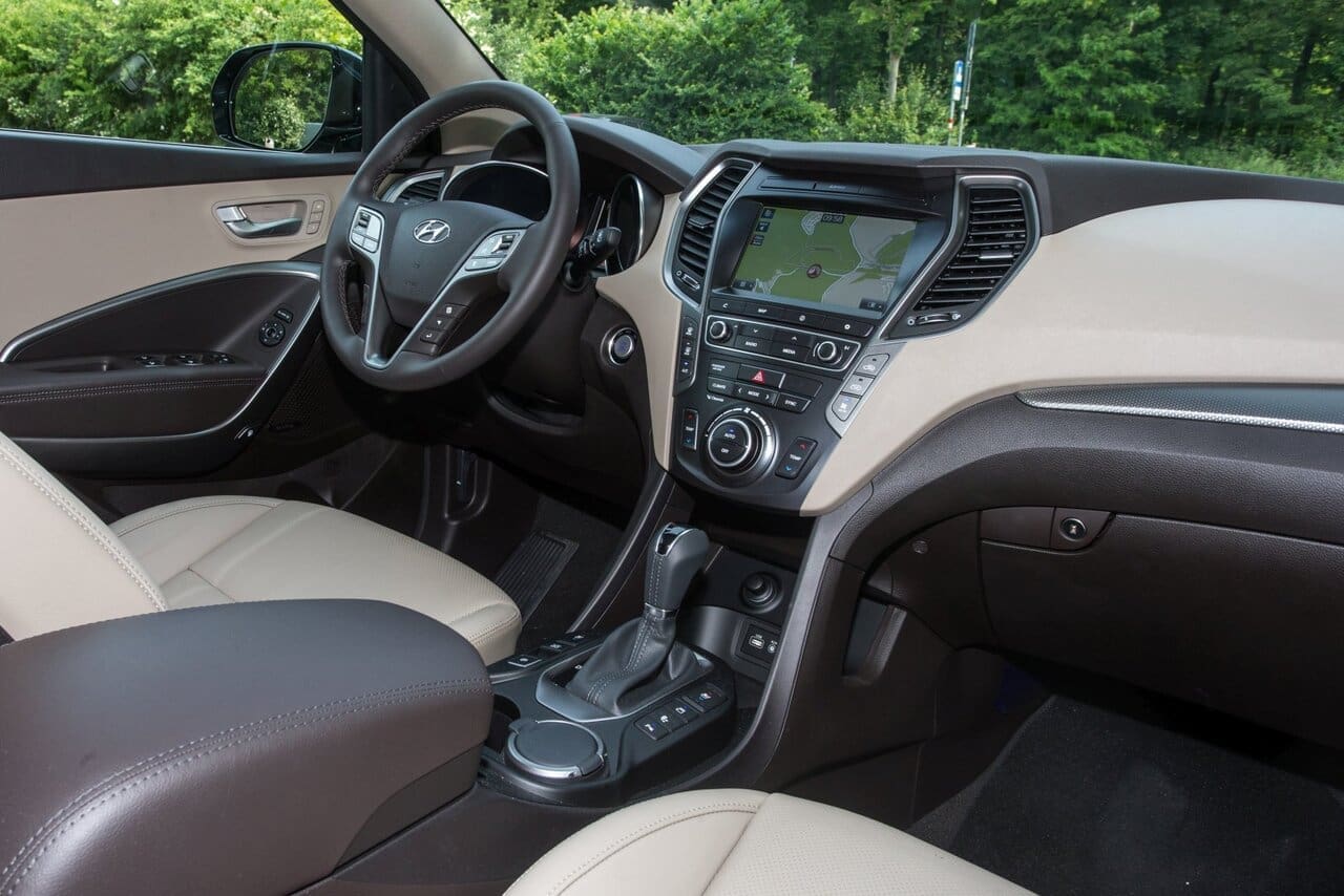 hyundai_grand_santa_fe_01_may