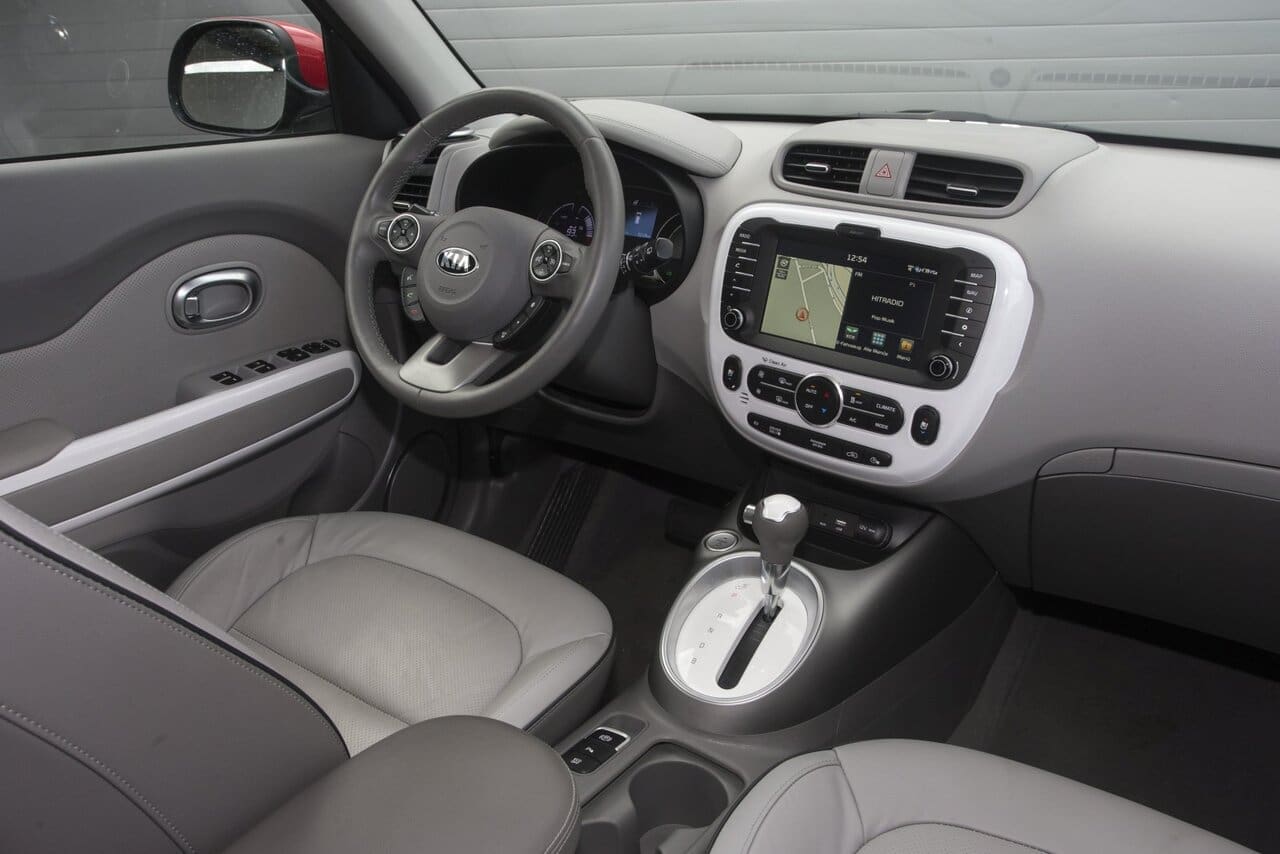 marktuebersicht_elektroautos_12_2016_41_may