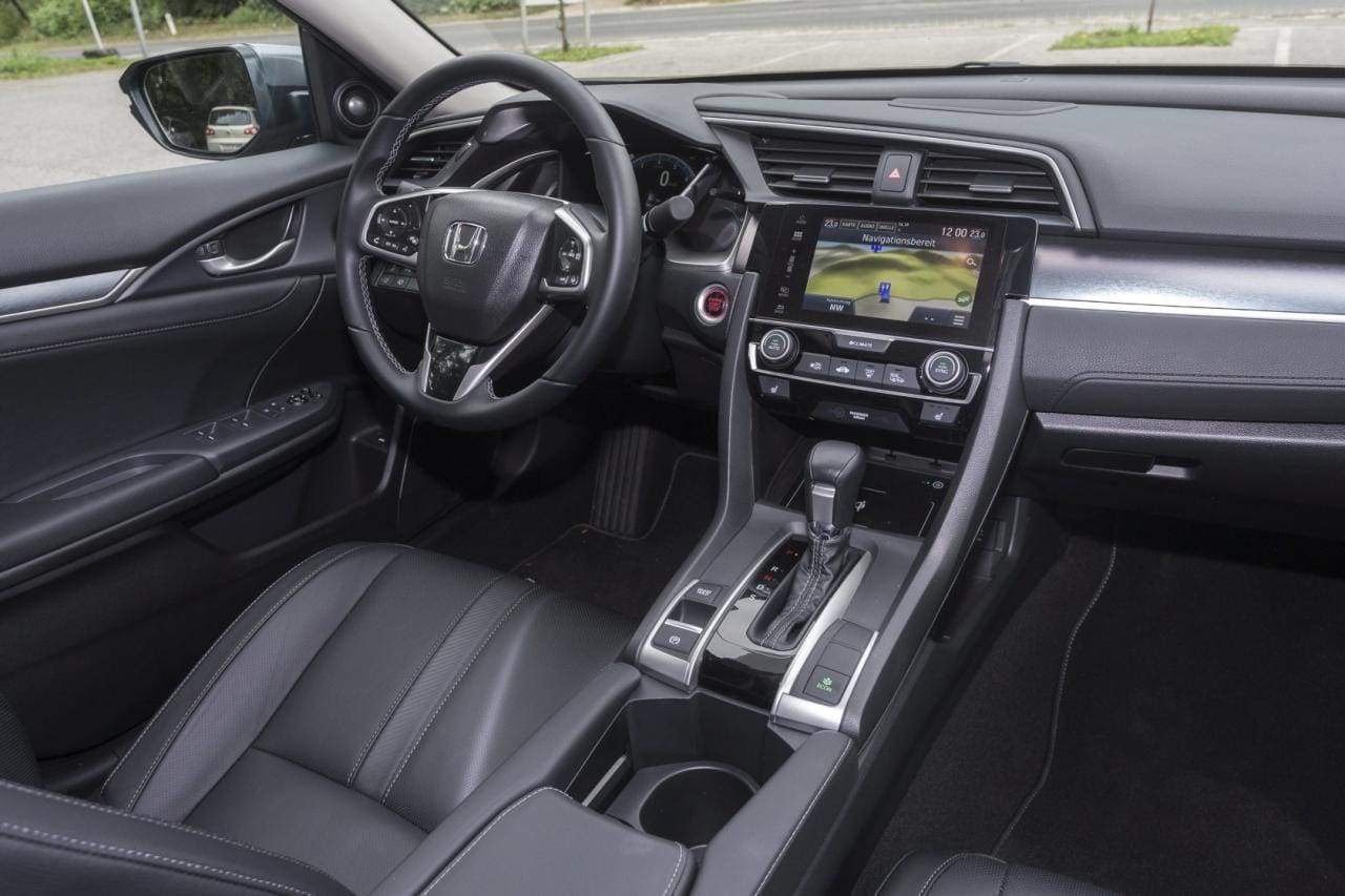 honda_civic_lim_01_may