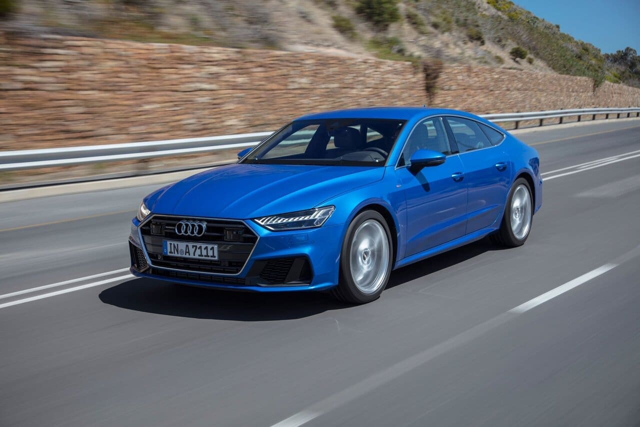Der neue Audi A7 ist quasi die Coupé-Version des ebenfalls taufrischen A8, sein Grill ist breiter und tiefer, sein Scheinwerfer-Design aggressiver.