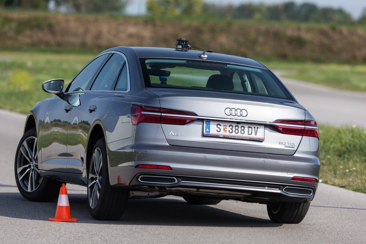 Trotz knapp fünf Metern Länge lässt sich der gut ausbalancierte A6 sehr agil bewegen. Das beschert Top-Zeiten im Ausweich- und Tracktest.
