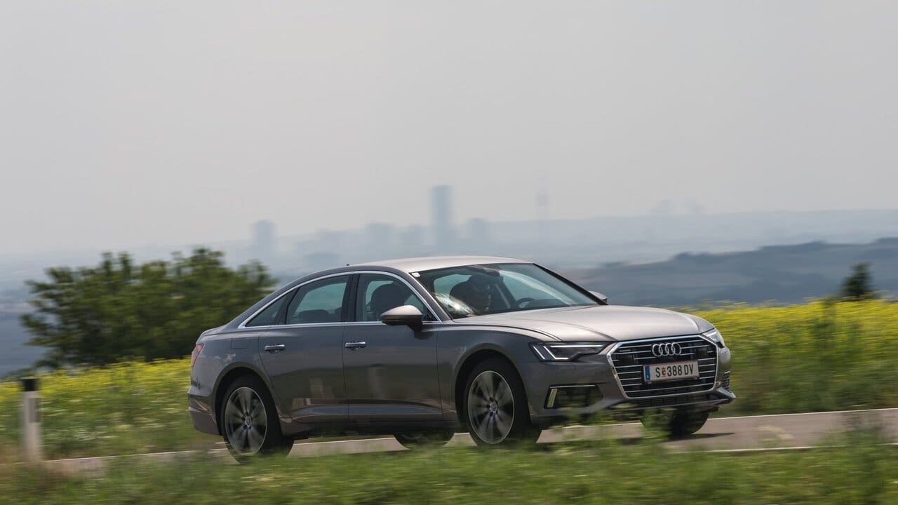 Die Silhouette mag an den alten A6 erinnern. Doch bis hin zur hohen Fahrdynamik überflügelt der neue große Audi seinen Vorgänger in praktisch allen Kapiteln.