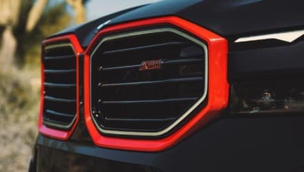 BMW XM Label Red (Grill)