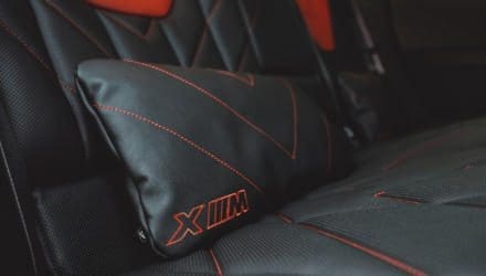 BMW XM Label Red (Fond Polster)