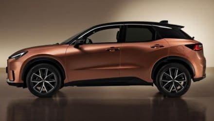 Premiere Lexus LBX (Seite)